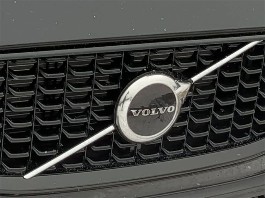 Thumbnail: 2025 Volvo XC60 - 11