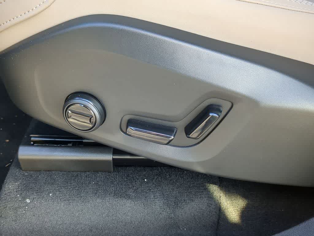 Thumbnail: 2026 Volvo XC90 - 16