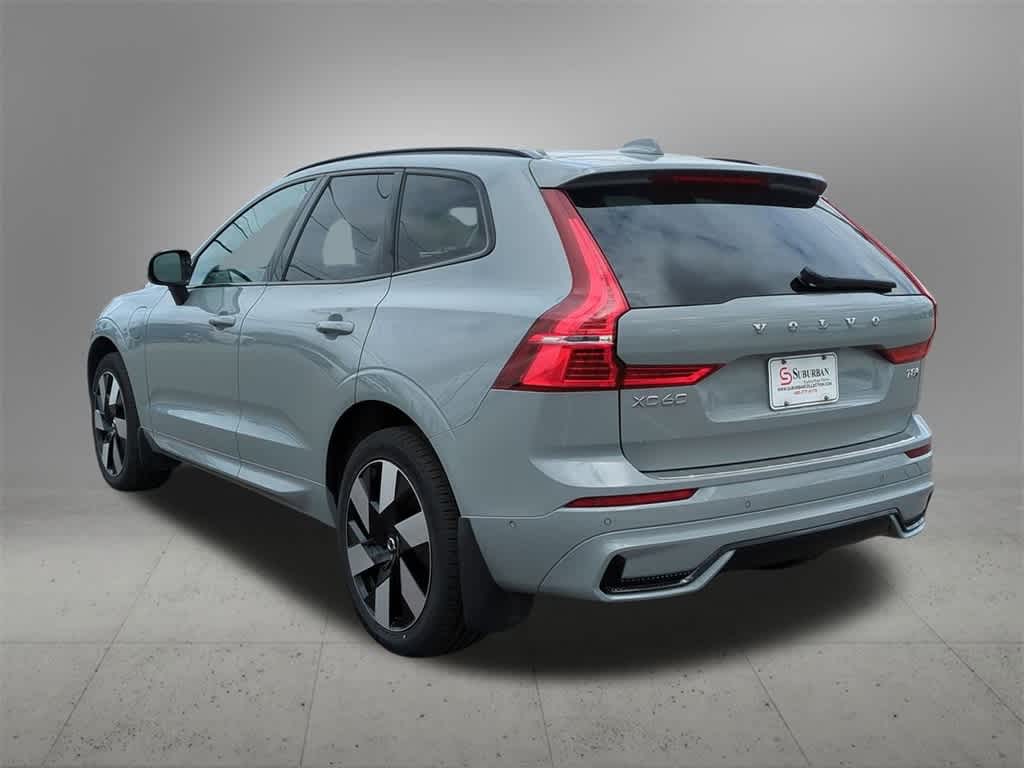 2025 Volvo XC60 Hybrid T8 Plus photo 4