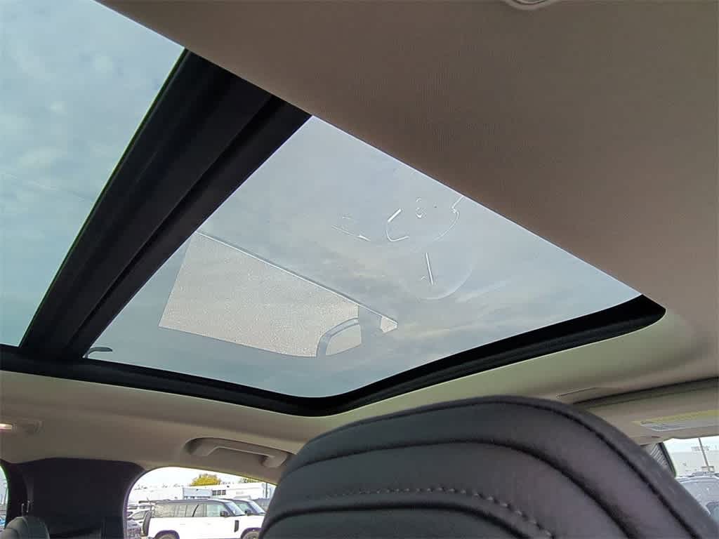 Thumbnail: 2025 Volvo XC90 - 21