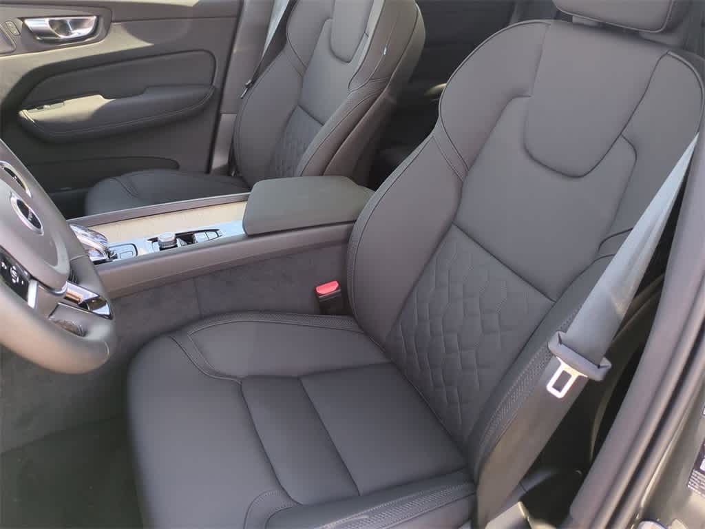 Thumbnail: 2026 Volvo XC60 - 15