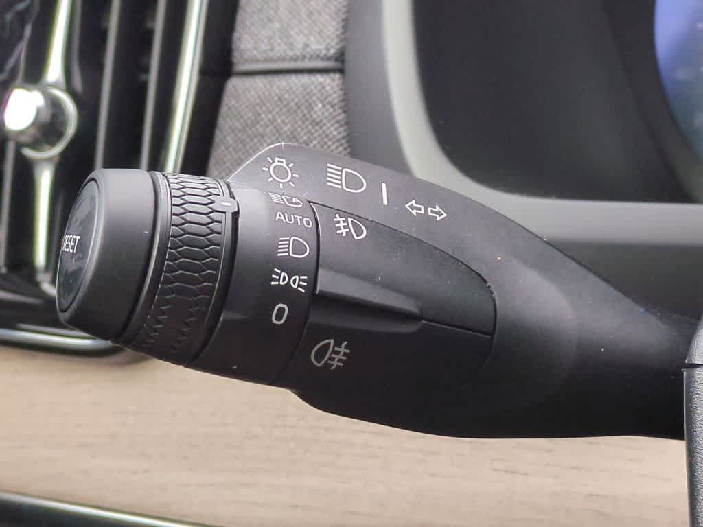 Thumbnail: 2026 Volvo XC90 - 26