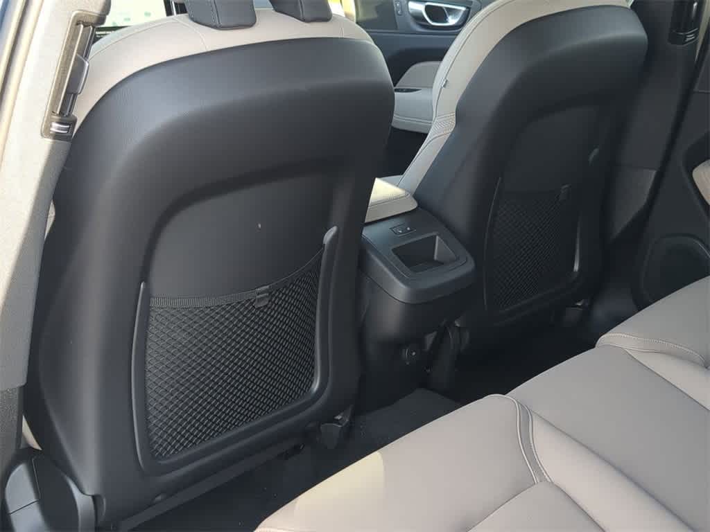 Thumbnail: 2026 Volvo XC60 - 17