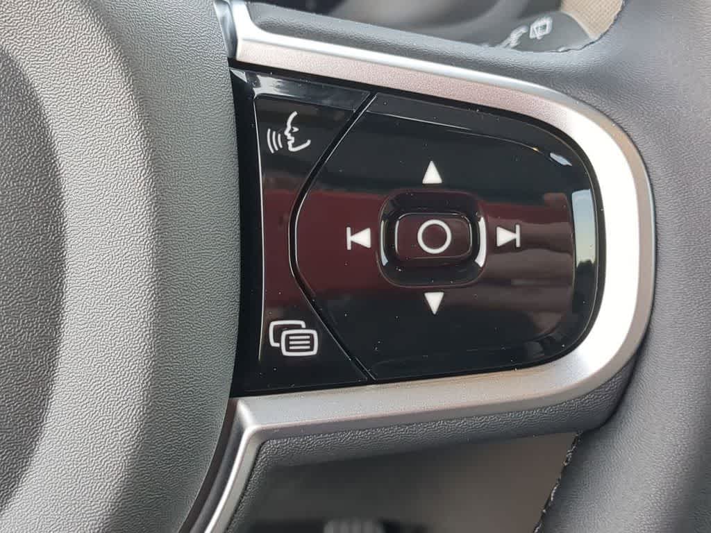 Thumbnail: 2026 Volvo XC90 - 25