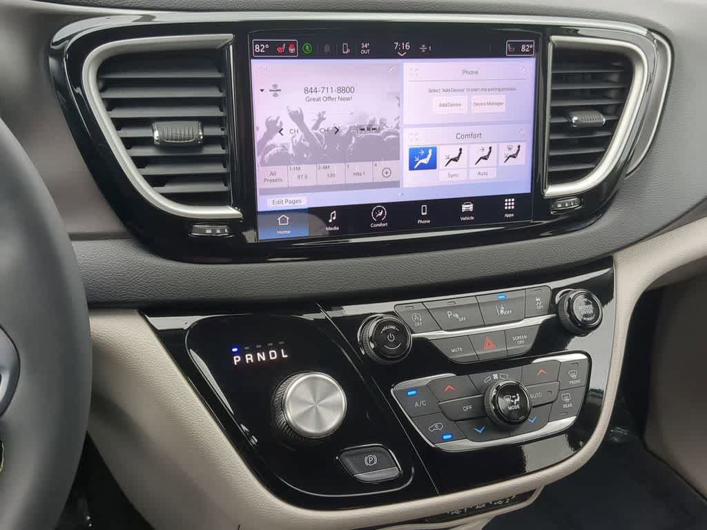 Thumbnail: 2024 Chrysler Pacifica - 26