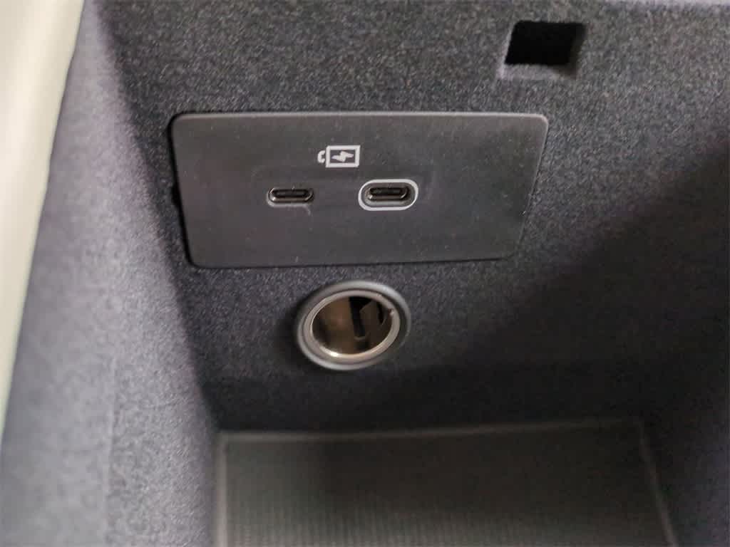 Thumbnail: 2026 Volvo XC90 - 30