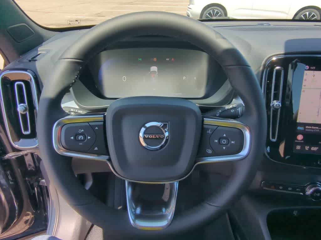 Thumbnail: 2026 Volvo XC40 - 21