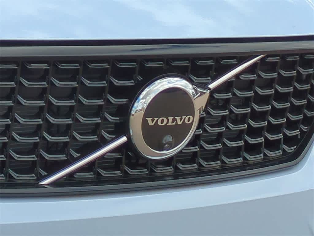 Thumbnail: 2026 Volvo XC40 - 11