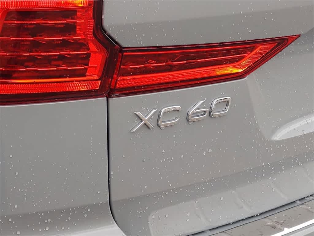 Thumbnail: 2025 Volvo XC60 - 11