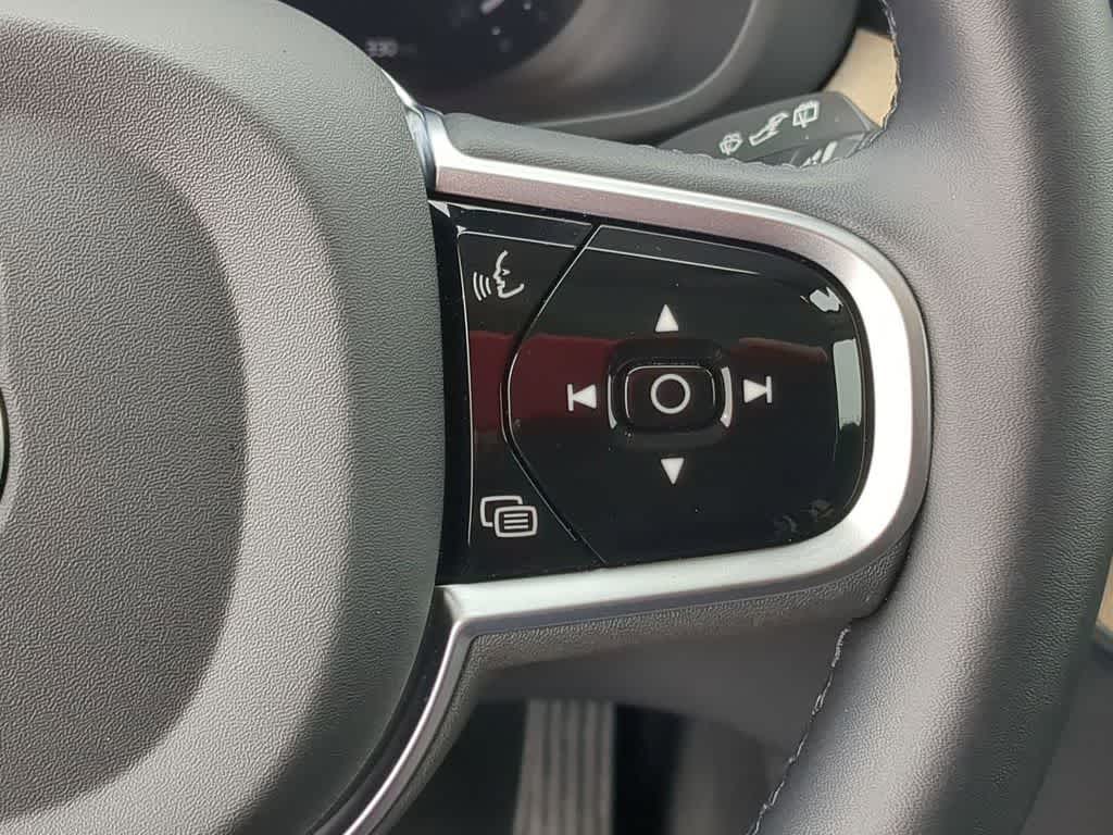 Thumbnail: 2026 Volvo XC60 - 23