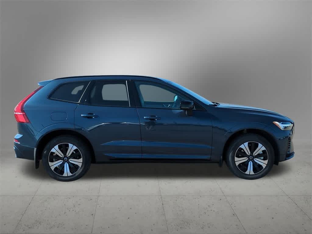 Thumbnail: 2025 Volvo XC60 - 7