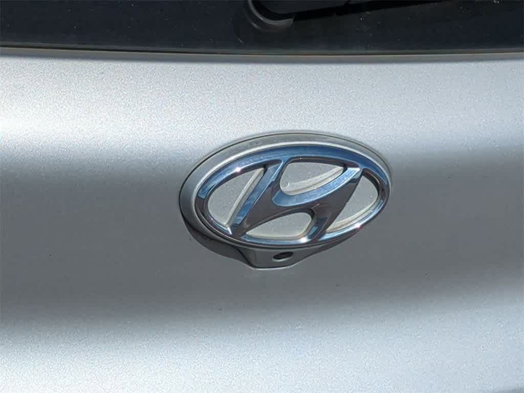Thumbnail: 2018 Hyundai Elantra - 11