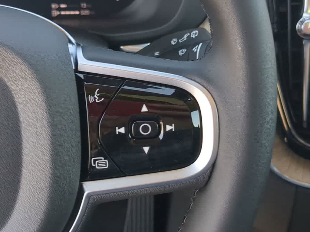 Thumbnail: 2026 Volvo XC60 - 23