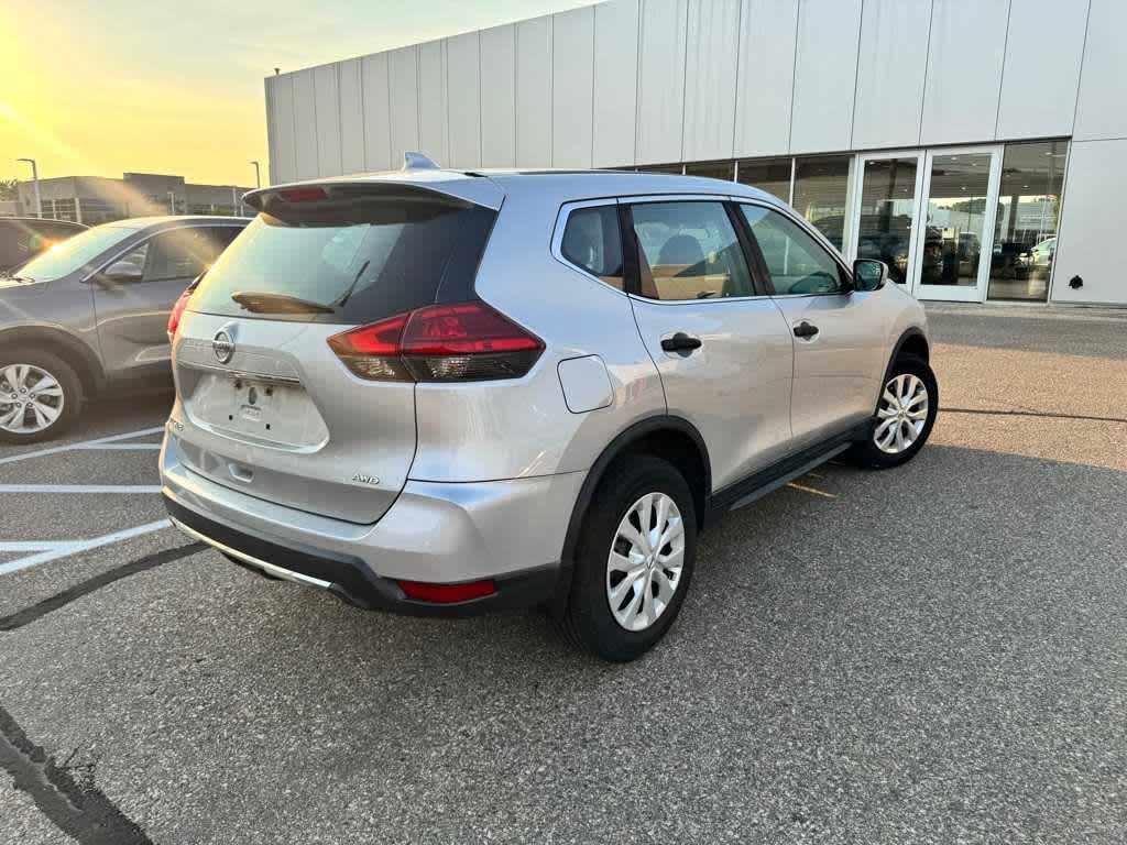 Thumbnail: 2017 Nissan Rogue - 5