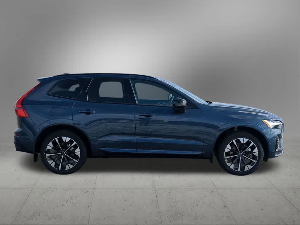 Thumbnail: 2026 Volvo XC60 - 7