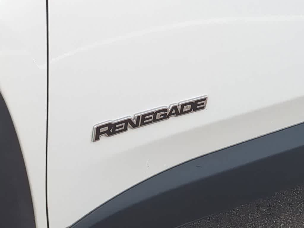 Thumbnail: 2015 Jeep Renegade - 12