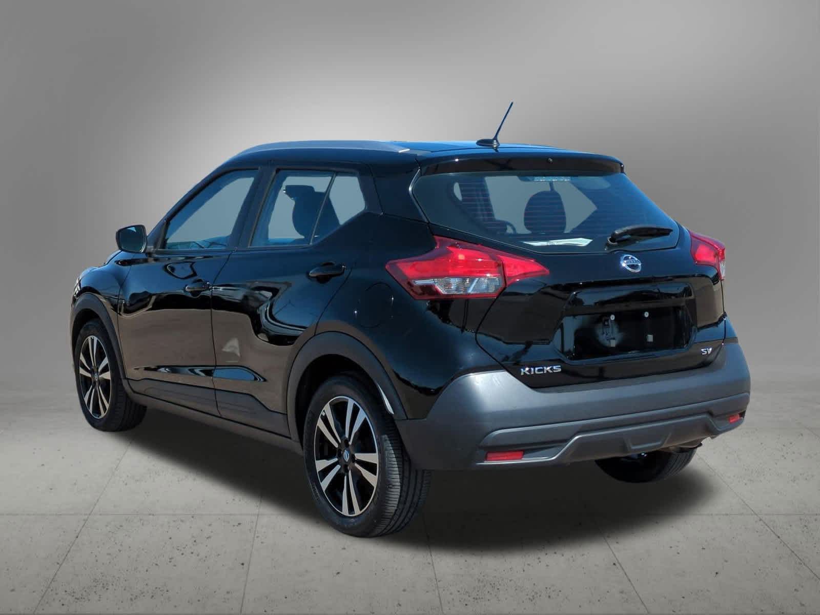 Thumbnail: 2019 Nissan Kicks - 4