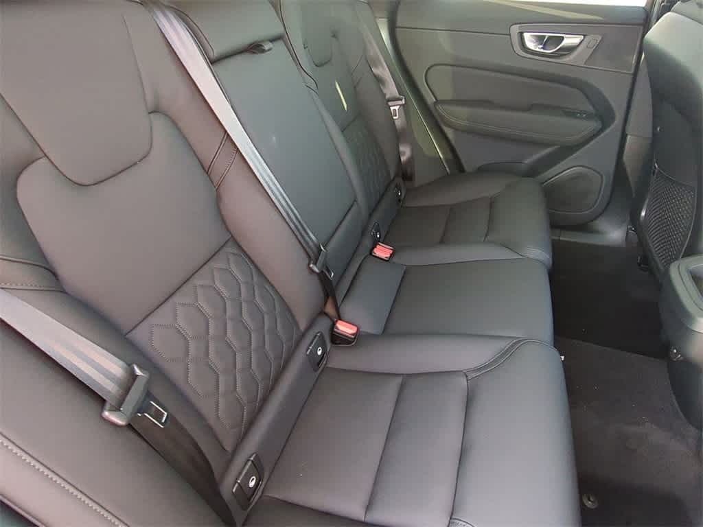 Thumbnail: 2026 Volvo XC60 - 20