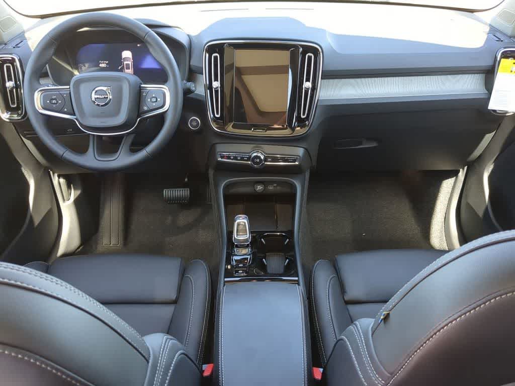 Thumbnail: 2026 Volvo XC40 - 14