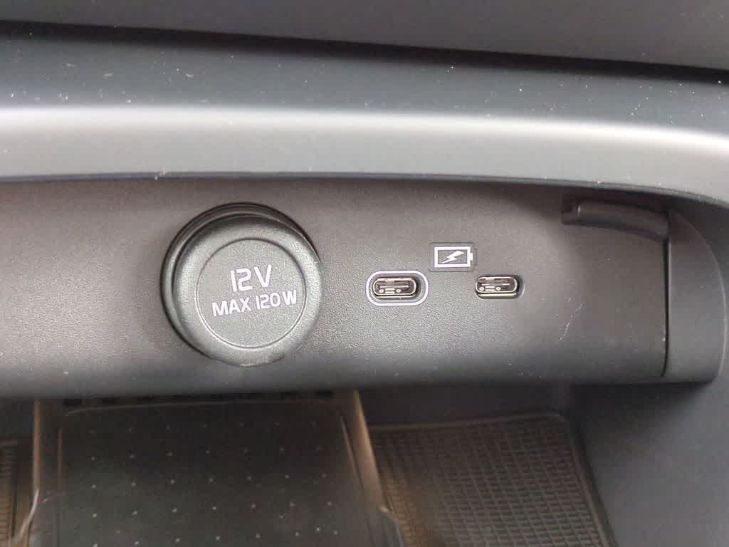 Thumbnail: 2026 Volvo XC40 - 31