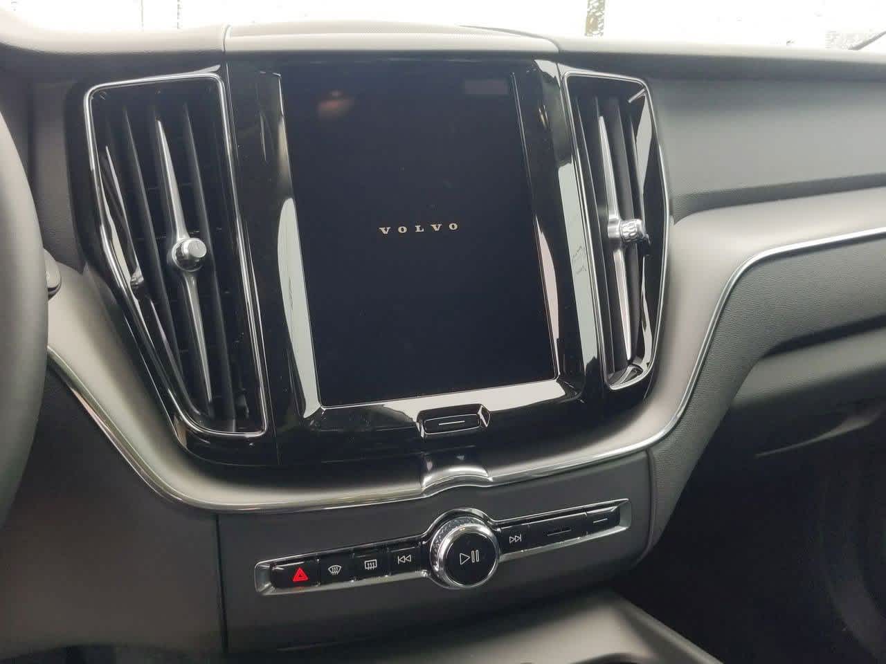 Thumbnail: 2025 Volvo XC60 - 21