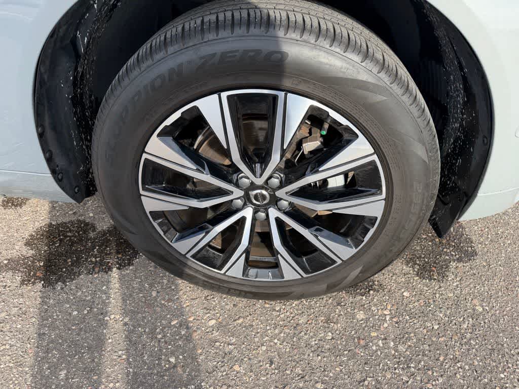 Thumbnail: 2024 Volvo XC60 - 12