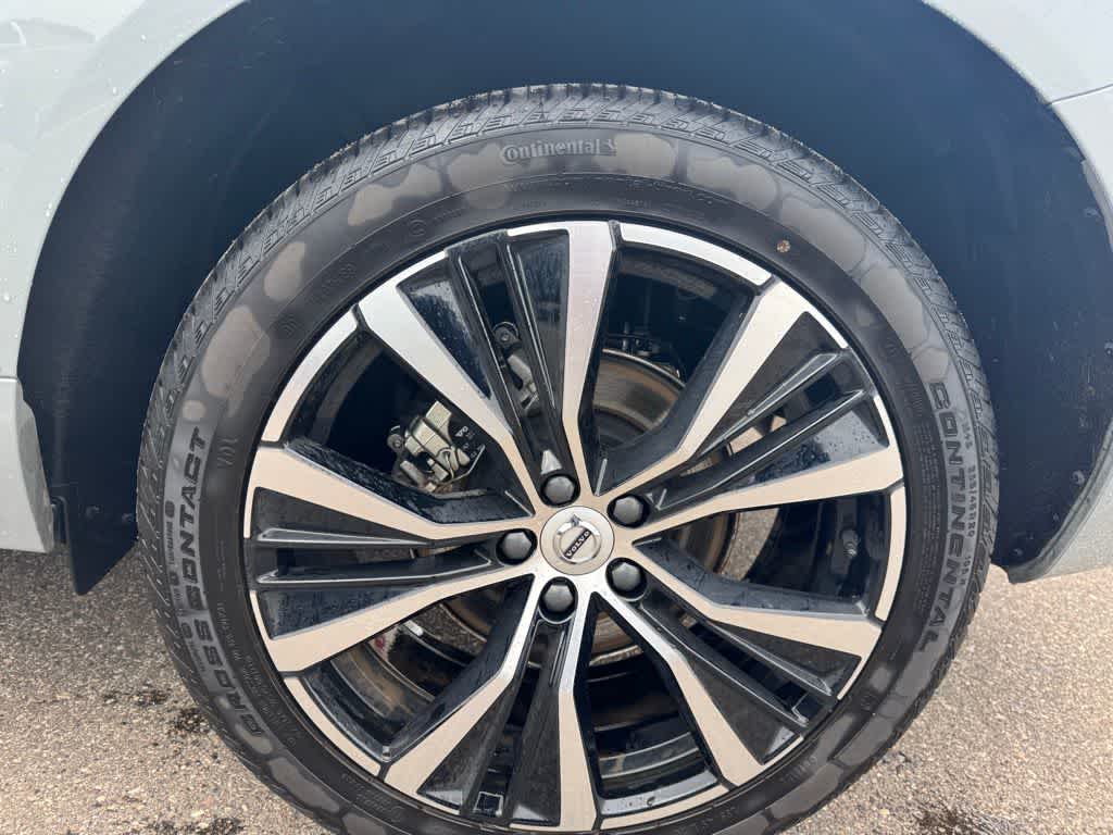 Thumbnail: 2025 Volvo XC60 - 8