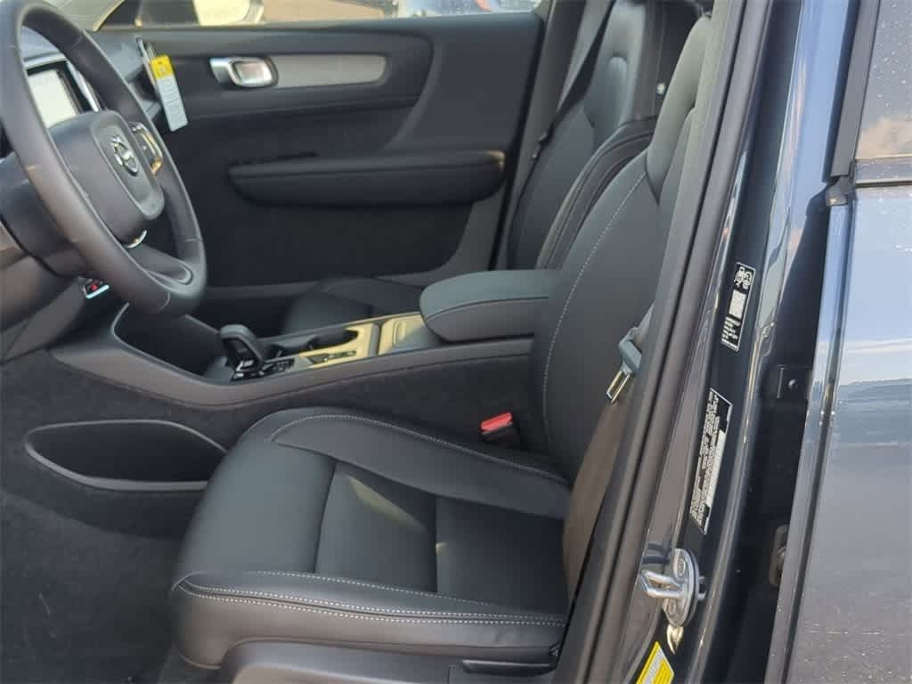 Thumbnail: 2026 Volvo XC40 - 15