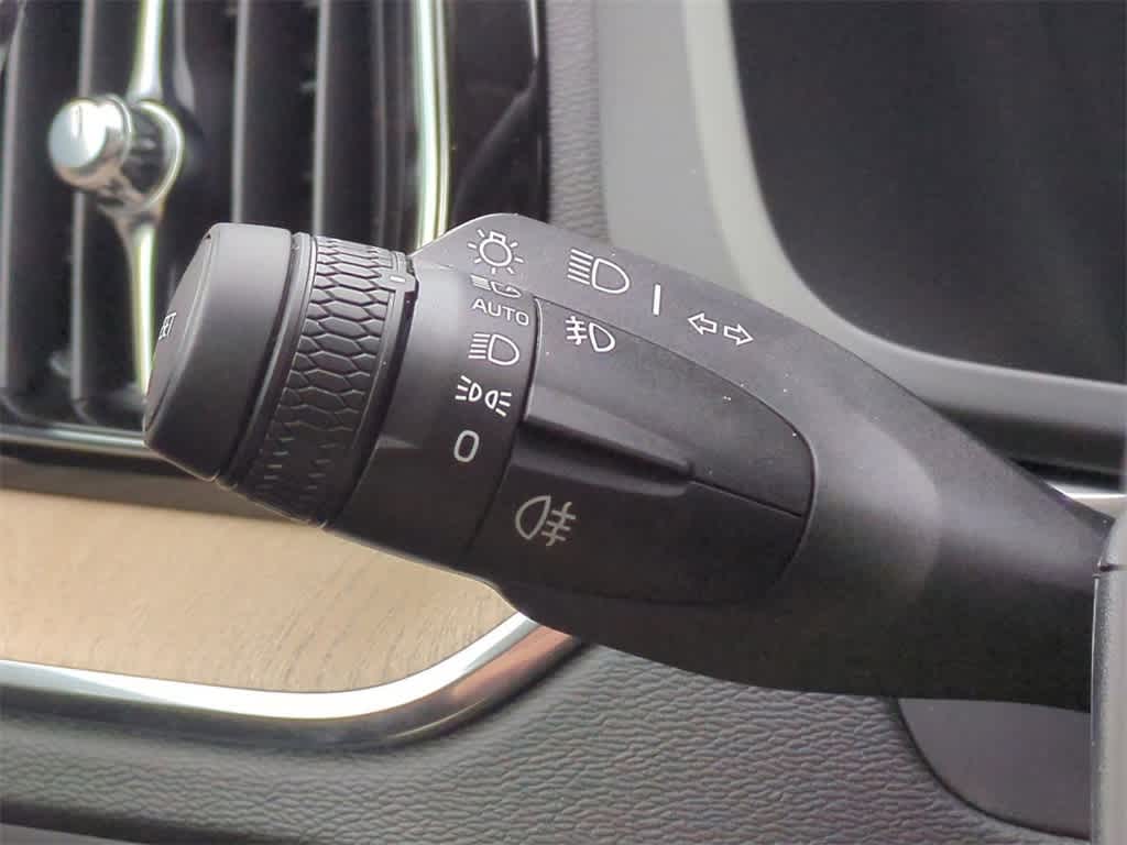 Thumbnail: 2026 Volvo XC60 - 27