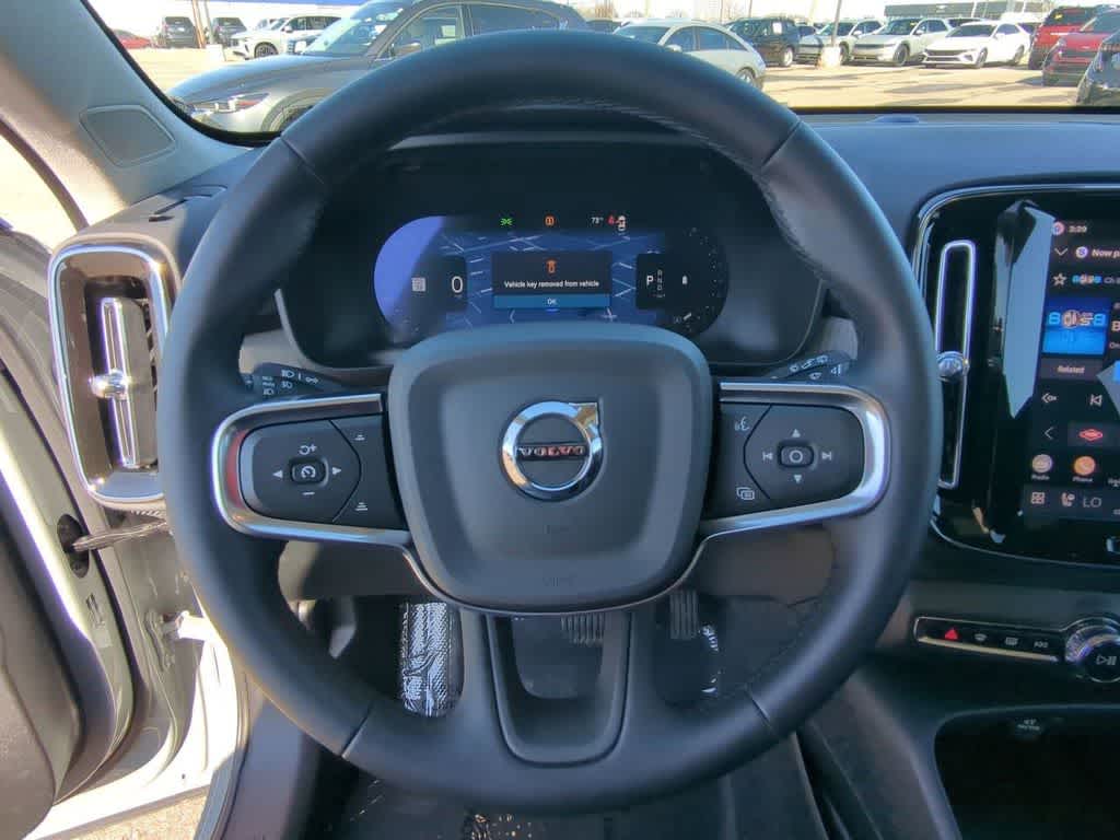 Thumbnail: 2026 Volvo XC40 - 21