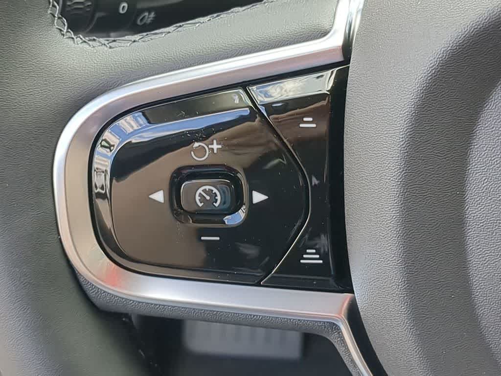 Thumbnail: 2026 Volvo XC60 - 22