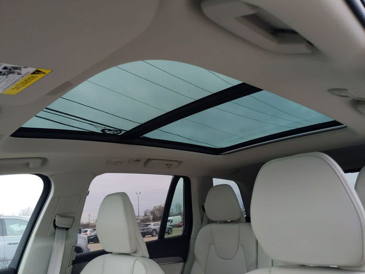 Thumbnail: 2025 Volvo XC90 - 16