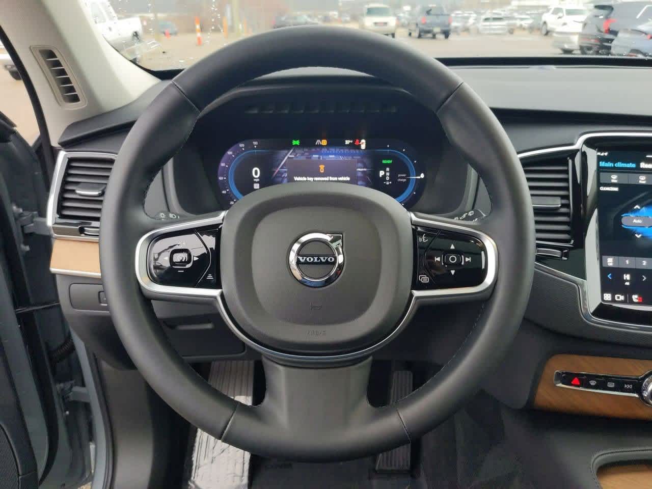 Thumbnail: 2025 Volvo XC90 - 20