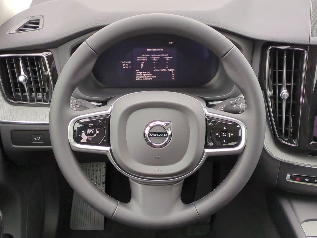 2025 Volvo XC60 B5 Plus 23