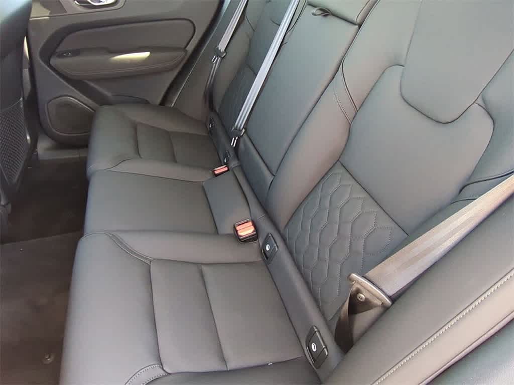 Thumbnail: 2026 Volvo XC60 - 19