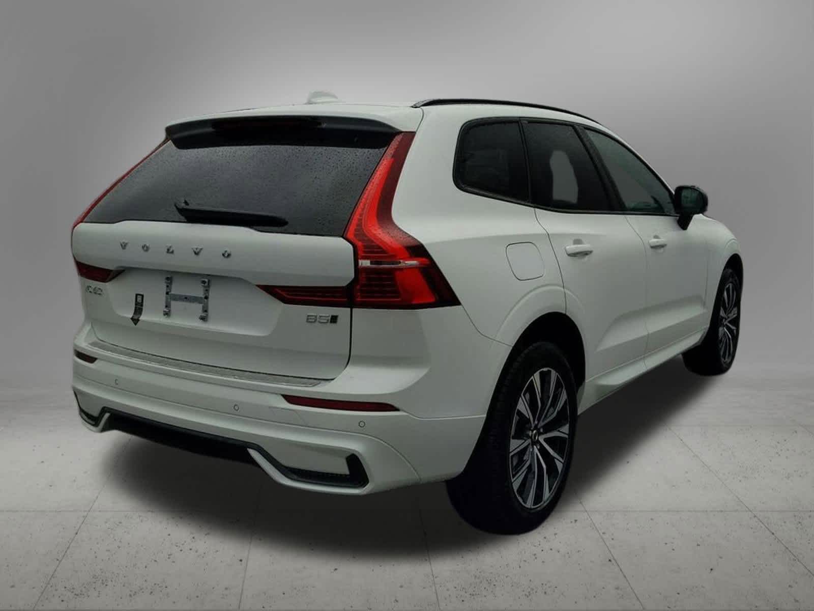 Thumbnail: 2025 Volvo XC60 - 6