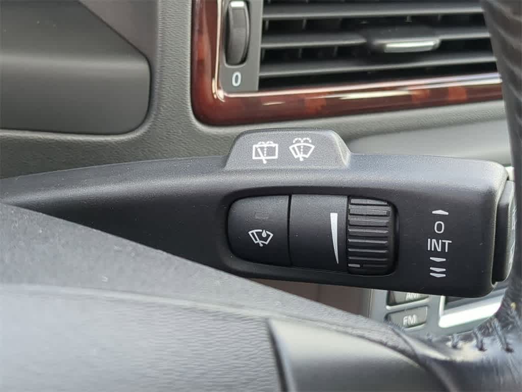 Thumbnail: 2008 Volvo XC70 - 24