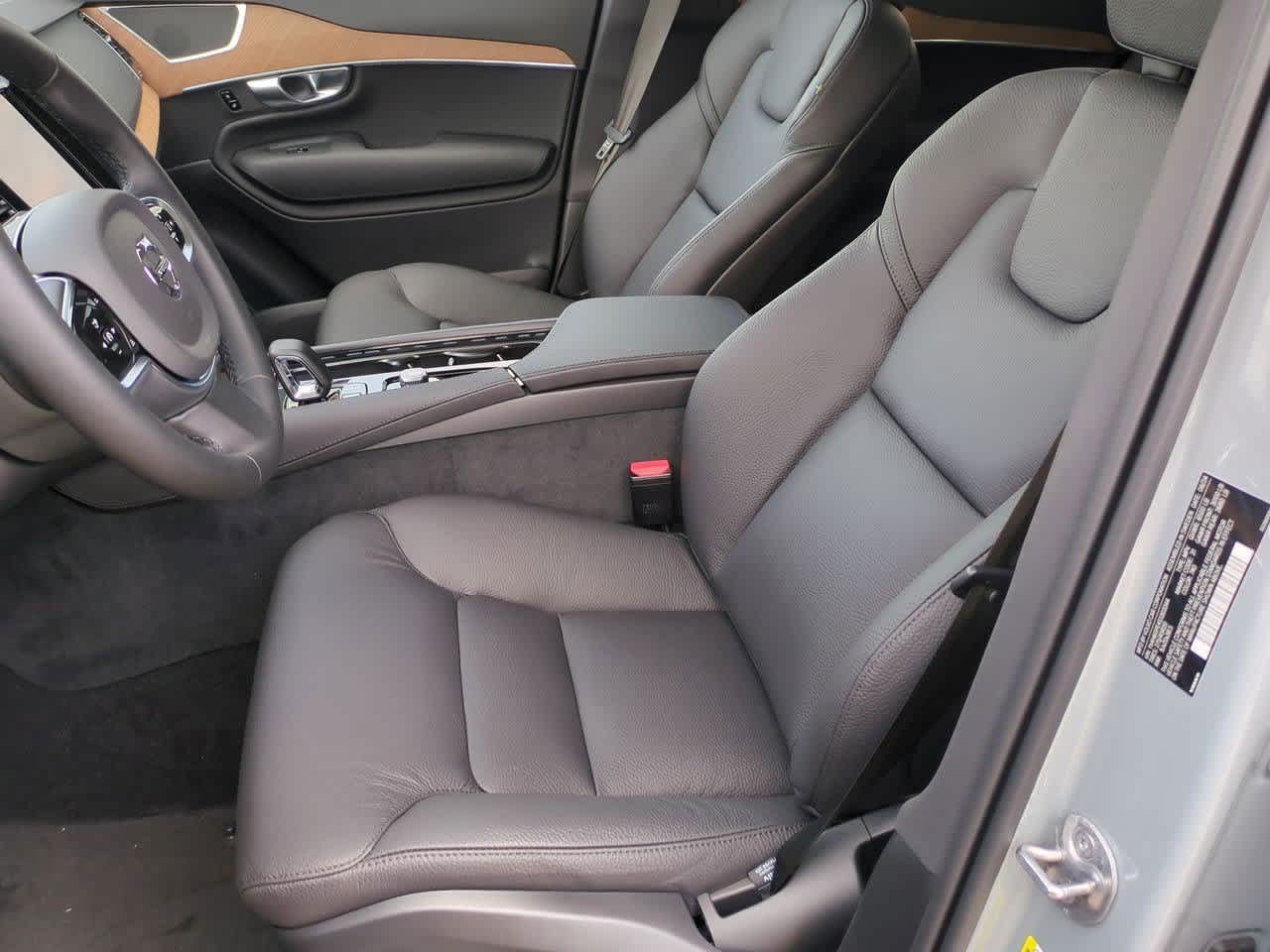 2025 Volvo XC90 T8 Plus 15