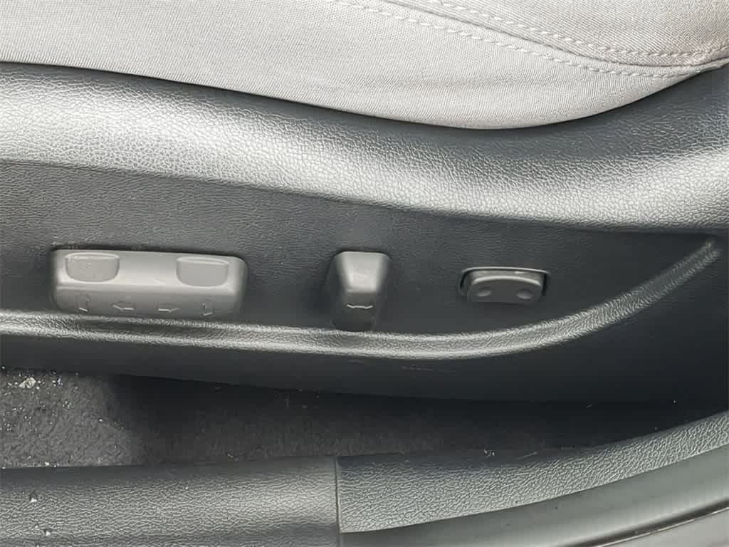 Thumbnail: 2016 Hyundai Elantra - 17