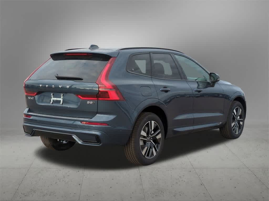 Thumbnail: 2026 Volvo XC60 - 6