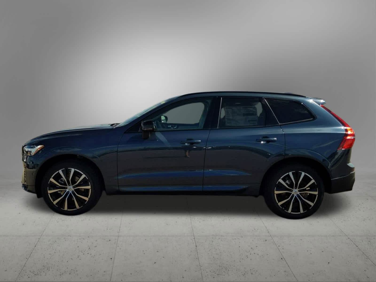 Thumbnail: 2025 Volvo XC60 - 3