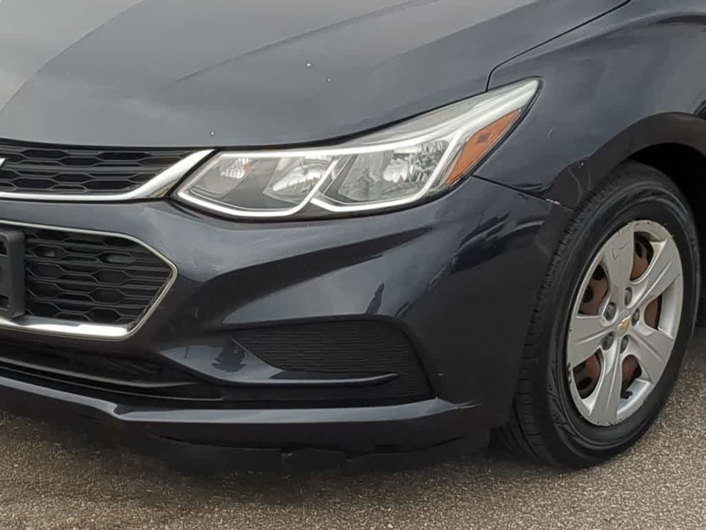 Thumbnail: 2016 Chevrolet Cruze - 9