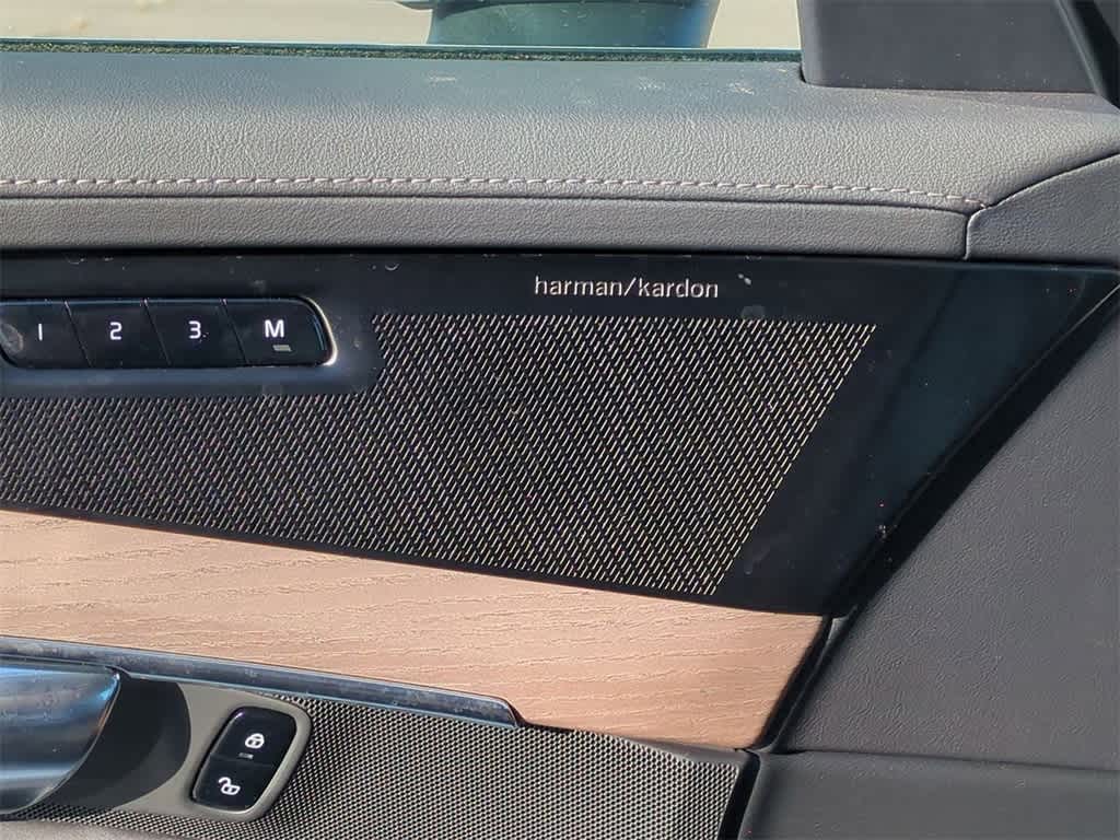 Thumbnail: 2025 Volvo XC90 - 30