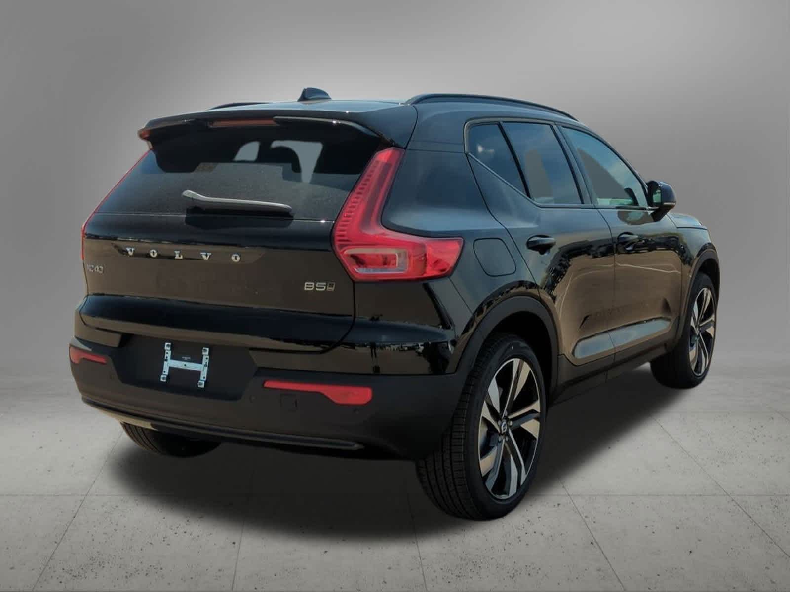 2025 Volvo XC40 B5 Ultimate 6