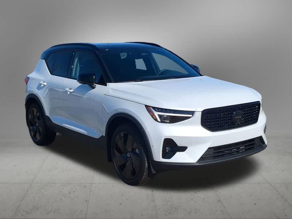 Thumbnail: 2026 Volvo XC40 - 8