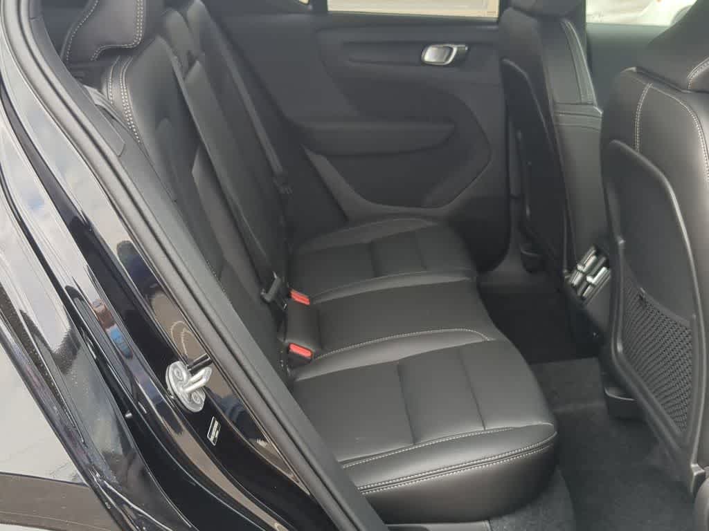 Thumbnail: 2026 Volvo XC40 - 19