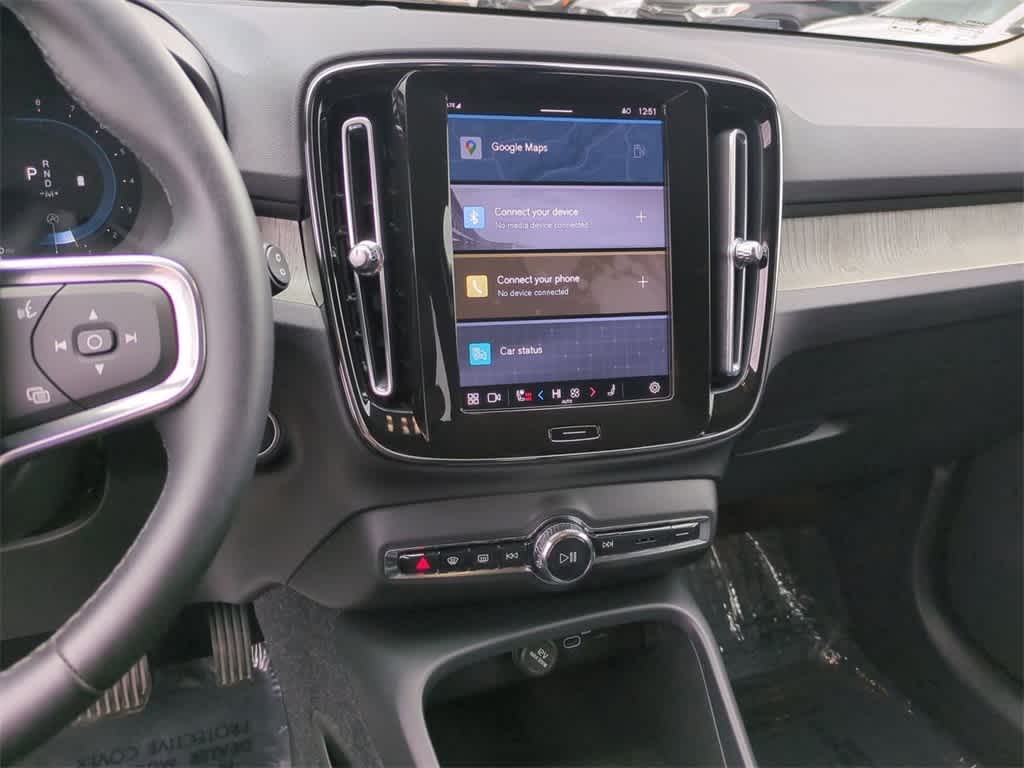 Thumbnail: 2023 Volvo XC40 - 19