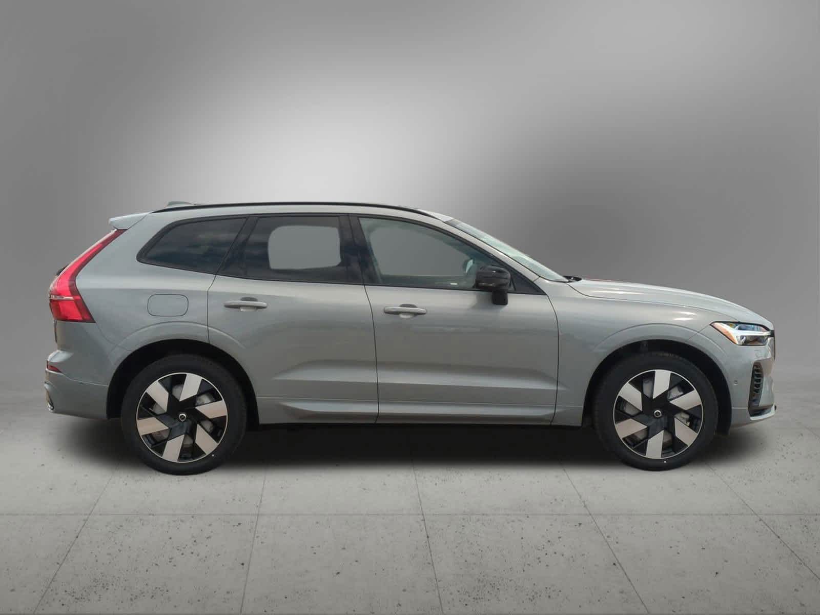 2025 Volvo XC60 Recharge Core 7