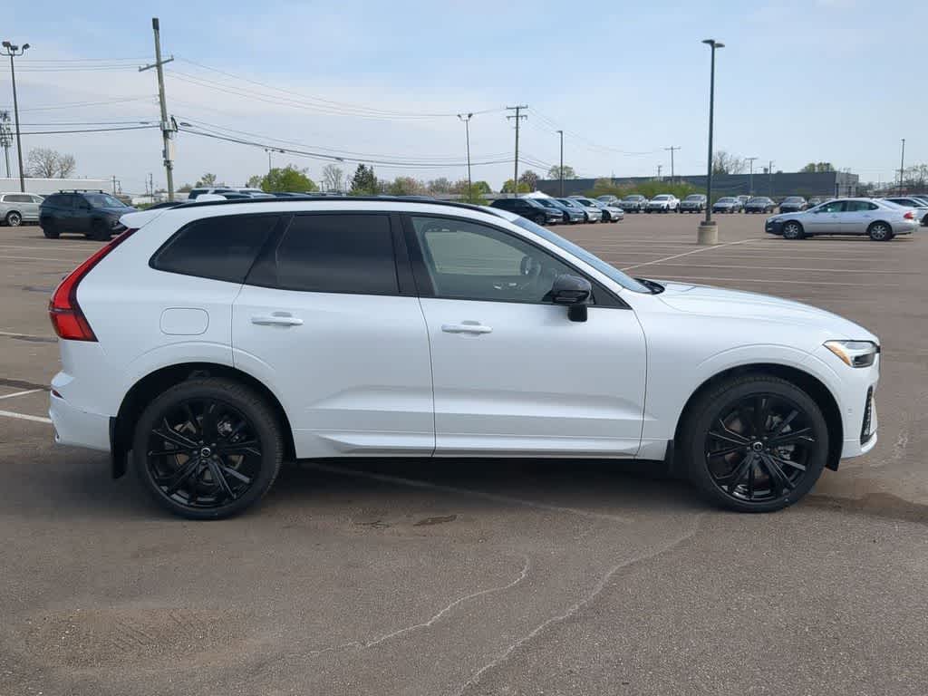 Thumbnail: 2026 Volvo XC60 - 7