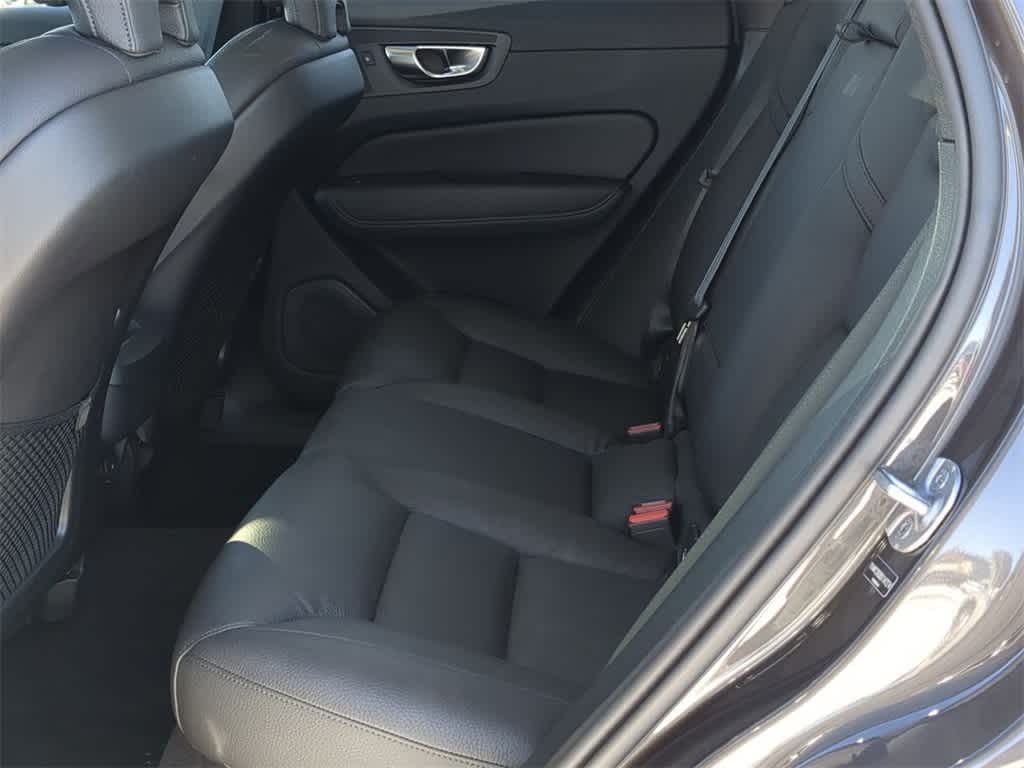 Thumbnail: 2025 Volvo XC60 - 18